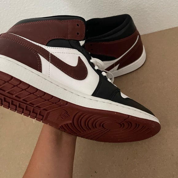 Nike Men's Jordan 1 Mid SE White/Dark Pony-Black (HF3216 102) Sneakers Sz 9 - Picture 6 of 9